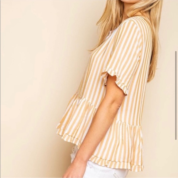 🦄 4/$40 Yellow Striped Ruffle Blouse - Picture 3 of 4
